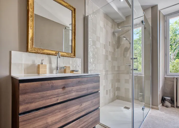 Les Orchidees Razac-sur-lʼIsle